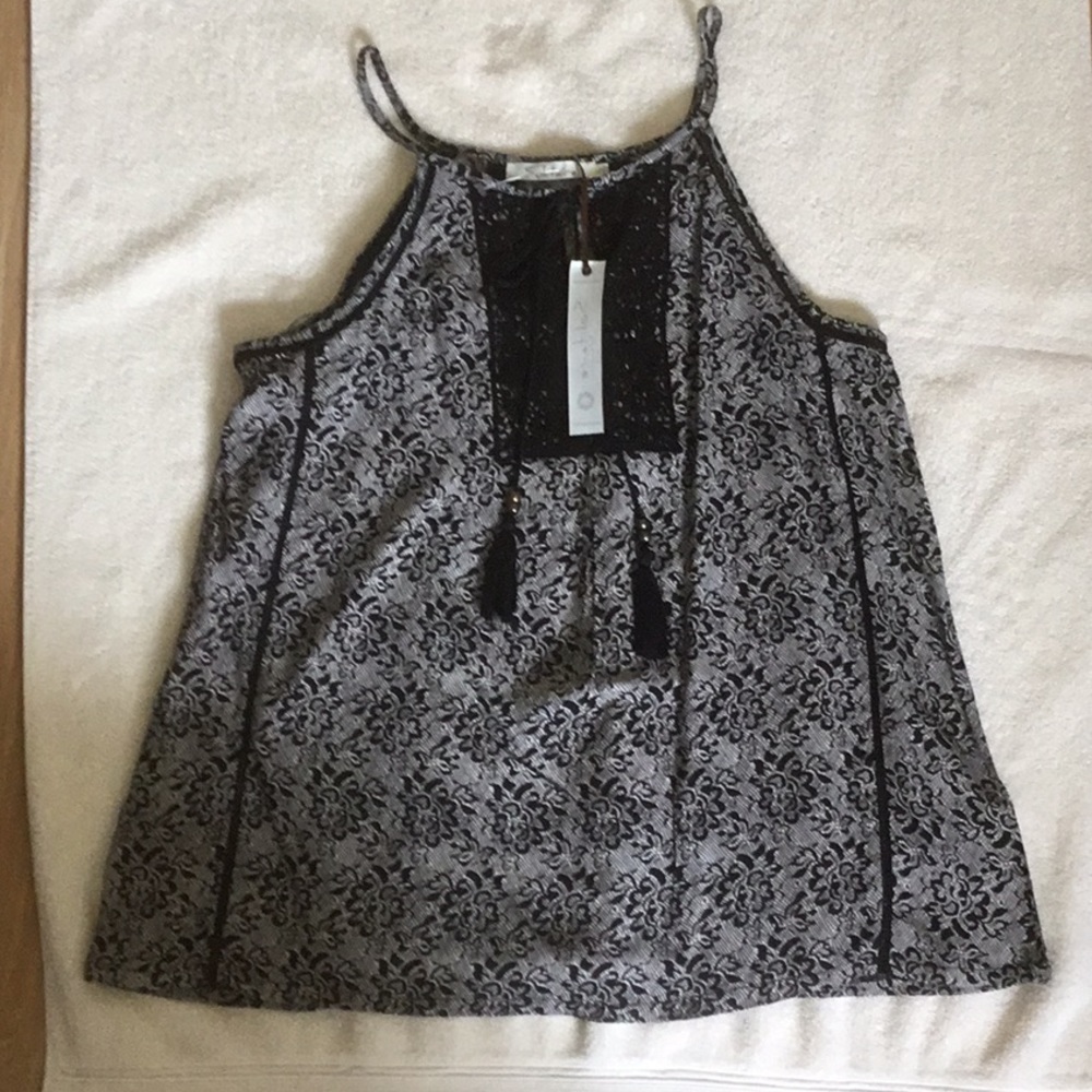 Solitaire Black & White Top